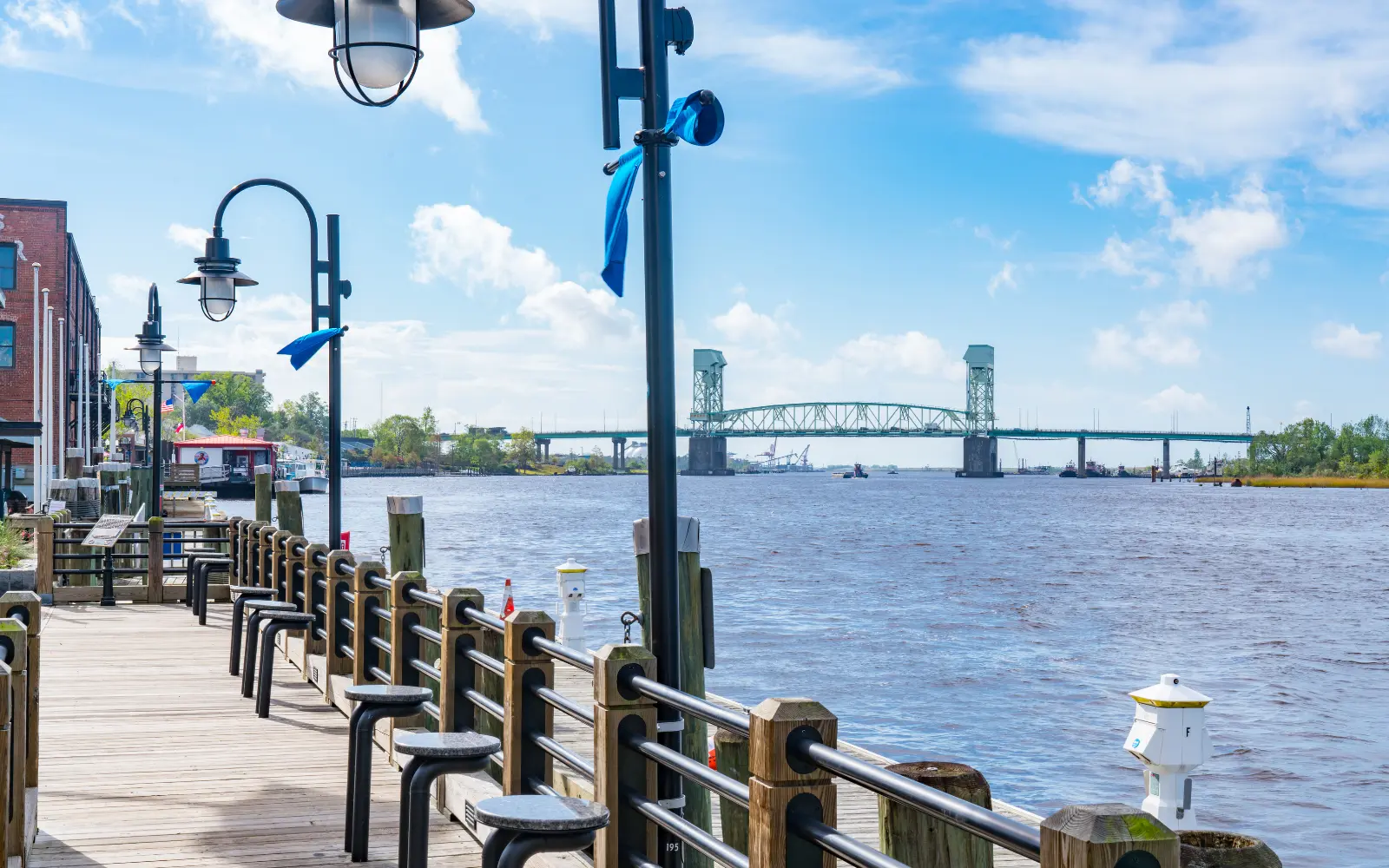 Riverwalk along the Cape Fear river.