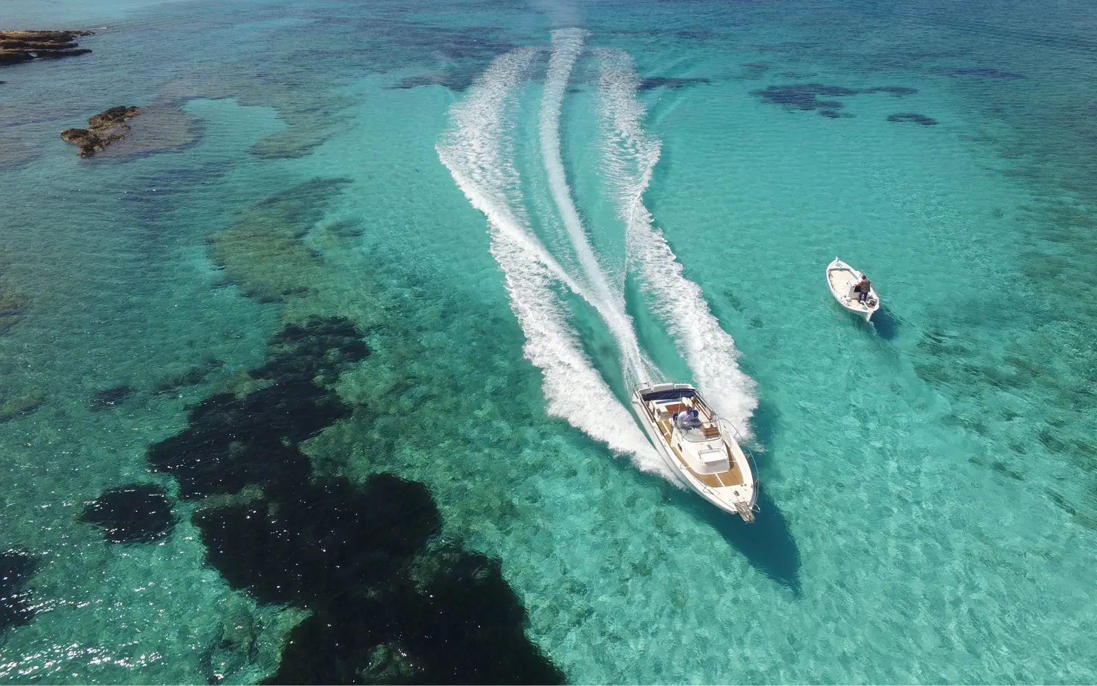 Leisurely Boating Experience (1) Leisurely Boating Experience (1)