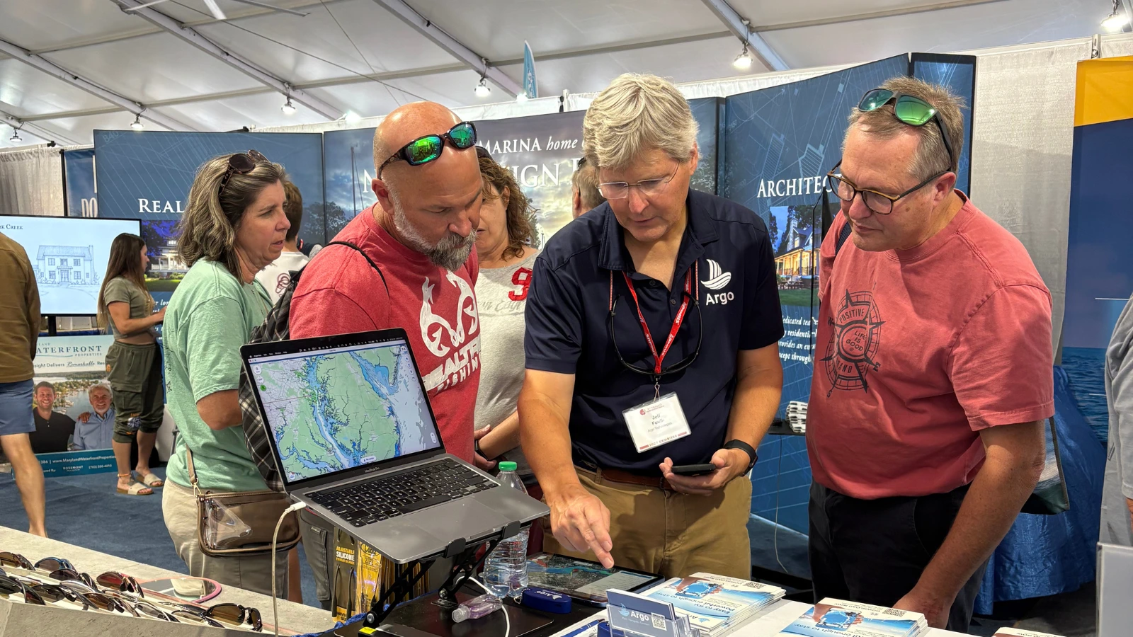 Chatting with Argo lovers at the booth